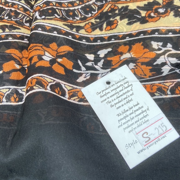 Black and Tan Paisley Silk Scarf New - Picture 5 of 8